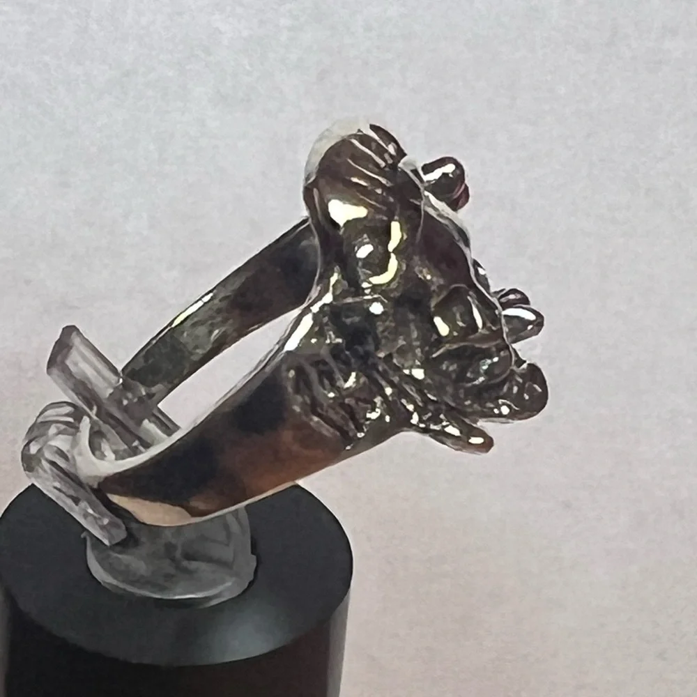 Brand New Silver Skull Ring